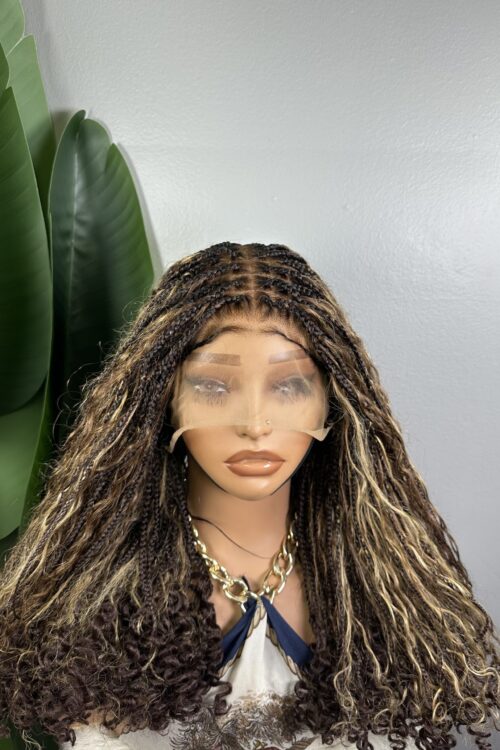 PRINCESSE – PERRUQUE EN TRESSE PIANO MINI KNOTLESS FULL LACE AVEC DES BOUCLES 100% HUMAINS