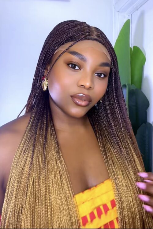 OLIVE – PERRUQUE EN TRESSE DROITE- 1B / BLONDE